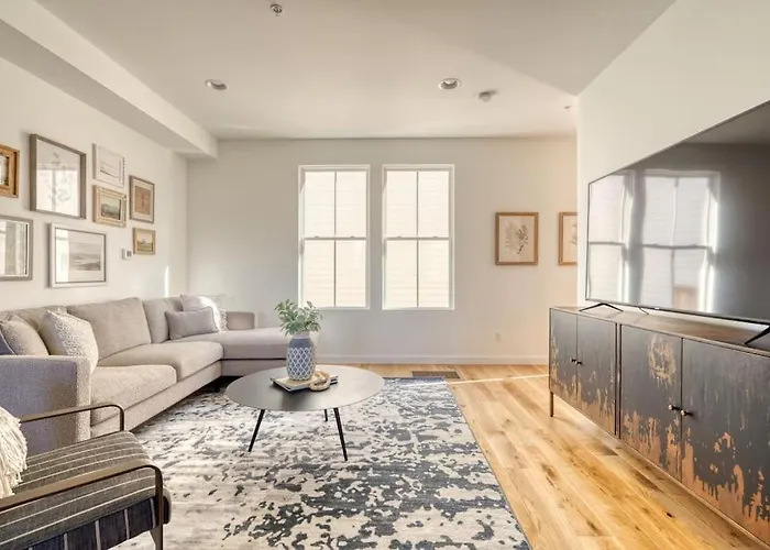 Stay Portland Collection - Cozy North Tabor Retreat - Families & Remote Work