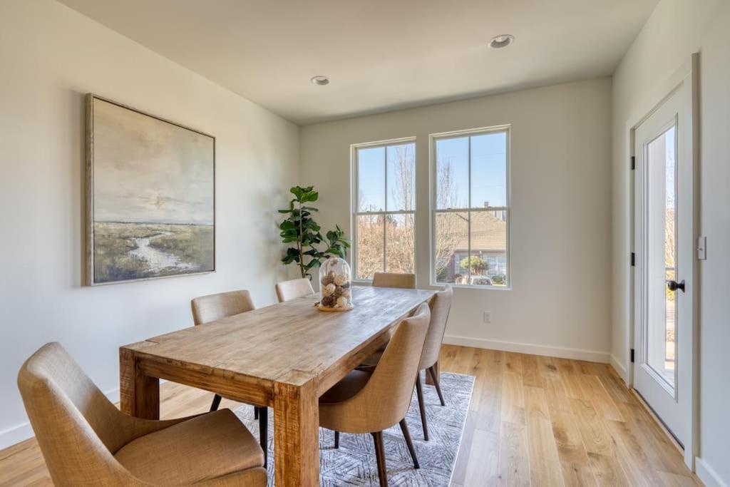 Collection - Cozy North Tabor Retreat - Families & Remote Work Holiday home