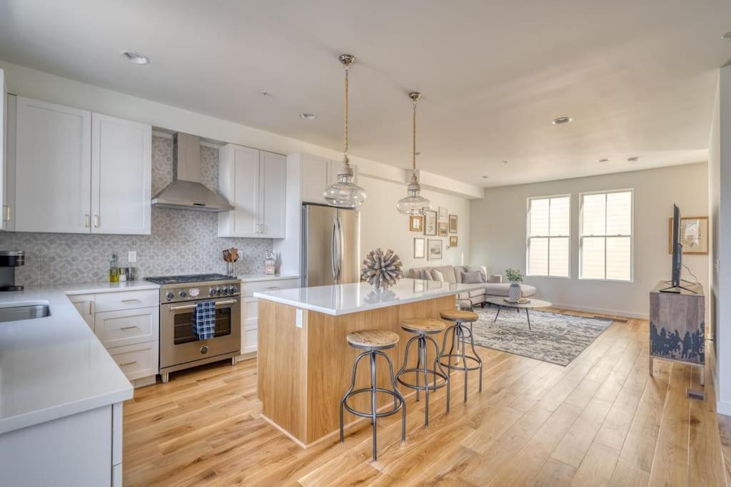 Collection - Cozy North Tabor Retreat - Families & Remote Work *