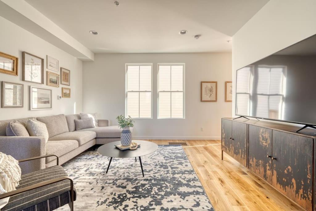 Collection - Cozy North Tabor Retreat - Families & Remote Work Portland